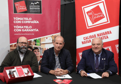 La IG Pacharán Navarro, la Asociación de Sumilleres de Aragón y la Asociación de Maîtres y Bartenders de Aragón firman un convenio para la promoción y formación sobre esta bebida
